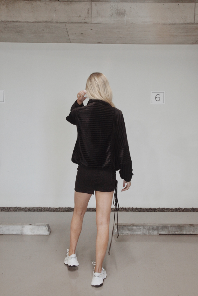 VIVIENNE WINDBREAKER