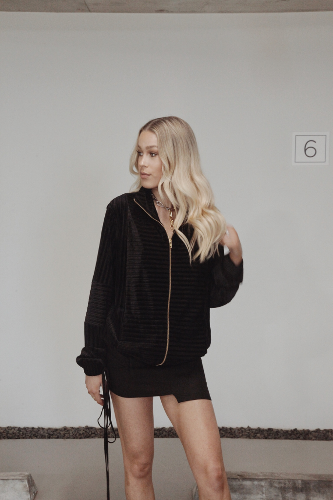 VIVIENNE WINDBREAKER